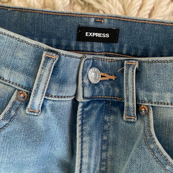 Express Slim Super High Rise Lightwash Jeans - Picture 2 of 6